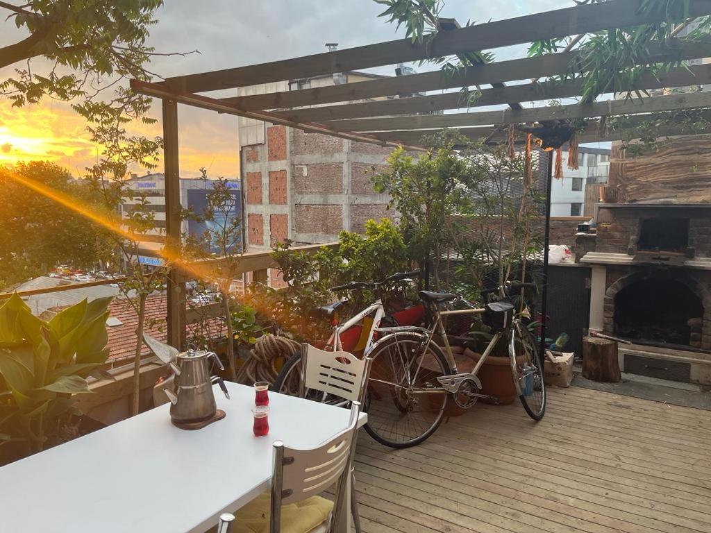 Central Apartment Kadikoy Terrace Bbq Close 2 Block Ferry Bull Metro Nighlife Stambuł Zewnętrze zdjęcie