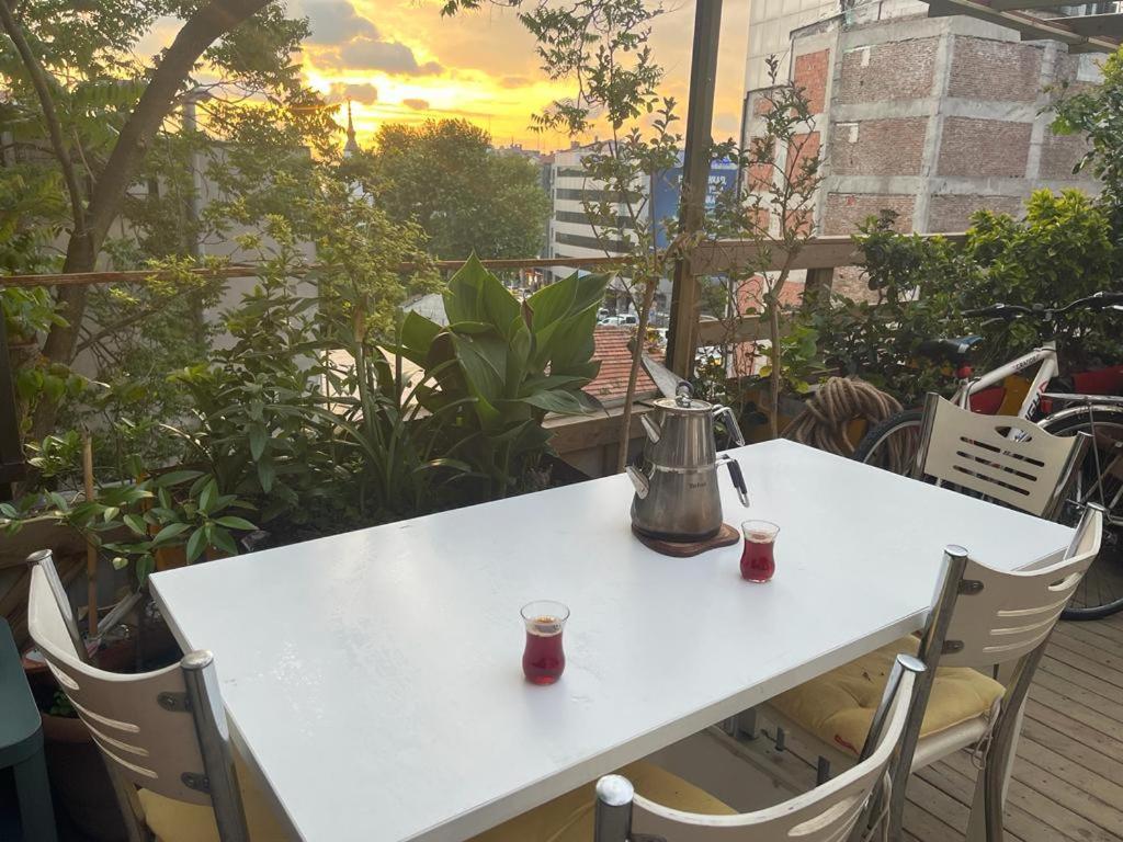 Central Apartment Kadikoy Terrace Bbq Close 2 Block Ferry Bull Metro Nighlife Stambuł Zewnętrze zdjęcie