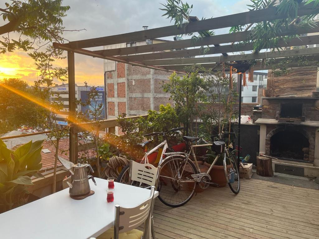 Central Apartment Kadikoy Terrace Bbq Close 2 Block Ferry Bull Metro Nighlife Stambuł Zewnętrze zdjęcie
